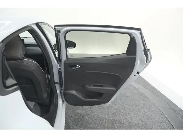 Renault Clio TCe 90 GPF techno 2025 Benzine 71