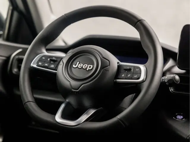 Jeep Avenger 1.2 Altitude Sport 2023 Benzine 19