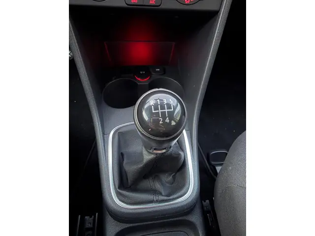 Volkswagen Polo - 1.2 TSI Comfortline - 2015 2015 Benzine 17