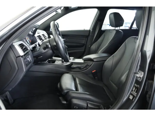 BMW 3 Serie Touring 320i M-Sport 184pk 2017 Benzine 10