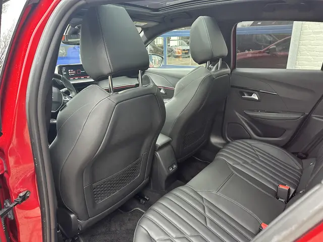 Peugeot 208 1.2 Turbo 100 PK GT Pack 2021 Benzine 32