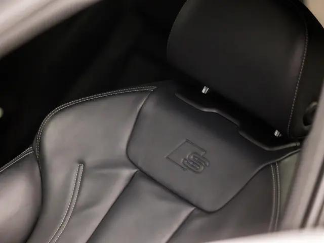 Audi A4 Avant 45 TFSI quattro Sport S line 2019 Benzine 44