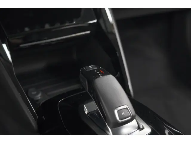 Peugeot 2008 PureTech 130 EAT8 Allure Pack 2021 Benzine 45