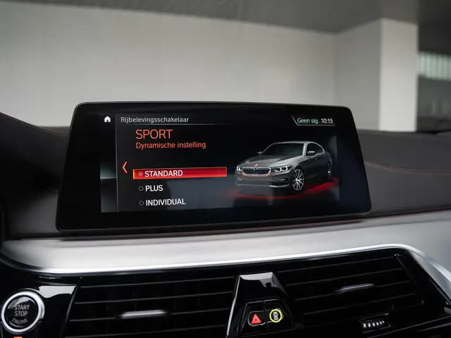 BMW 5 Serie Sedan 540i xDrive 2019 Benzine 33