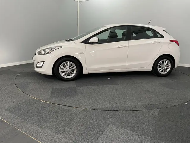 Hyundai i30 1.4 AIRCO PDC LMV 2014 Benzine 4