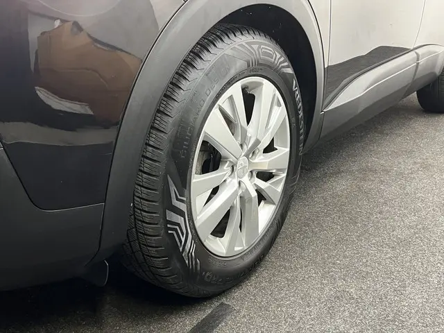 Peugeot 3008 1.2 PureTech Active 2018 Benzine 40