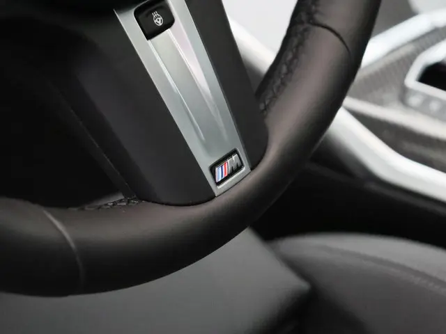 BMW 3 Serie Sedan 320e 2025 Hybride Benzine 12