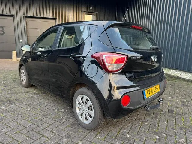 Hyundai i10 1.0i Comfort ( AIRCO + KM NAP ) 2018 Benzine 2