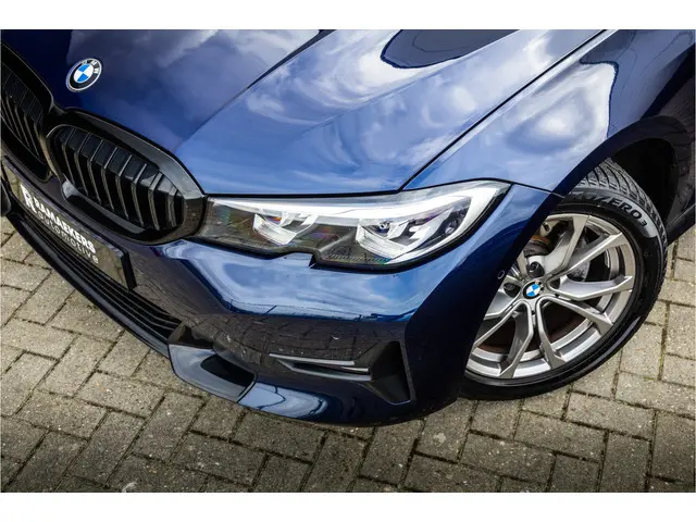 BMW 3 Serie Touring 320i Sportline 2021 Benzine 42