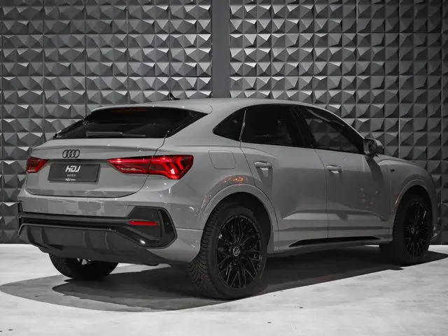 Audi Q3 Sportback 35 TFSI S Edition 2021 Benzine 4