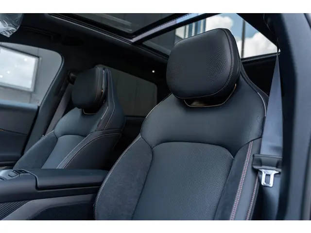 Lynk & Co 08 1.5 More 2025 Hybride Benzine 30