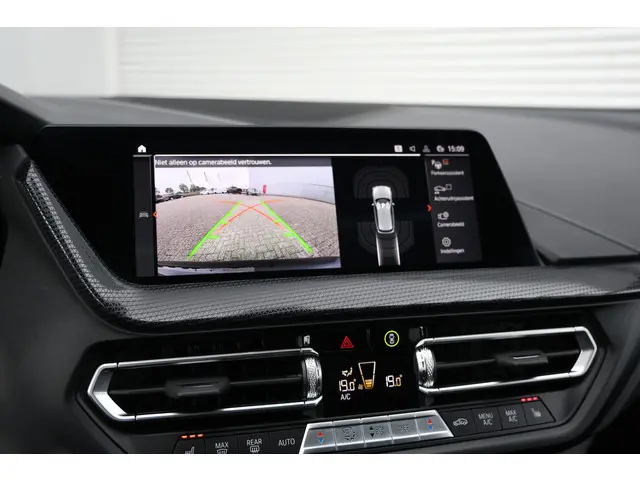 BMW 1 Serie 118i M-Sport Aut. 2023 Benzine 32