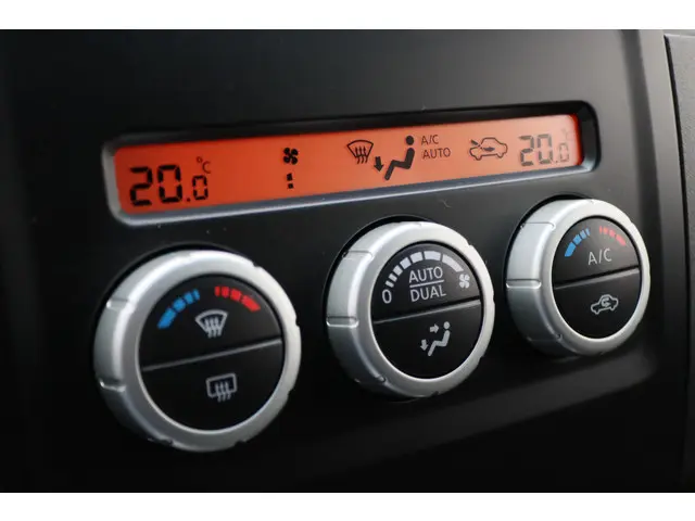 Nissan Navara 2.5 dCi SE King Cab 2014 Diesel 33