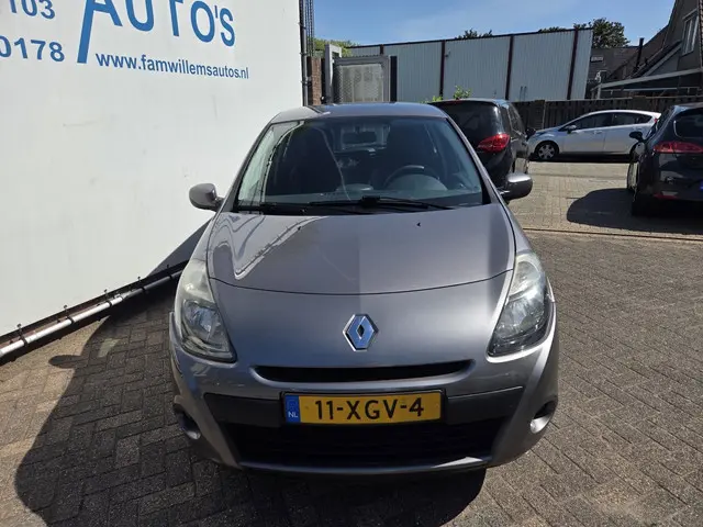 Renault Clio 1.2 Authentique 2012 Benzine 24