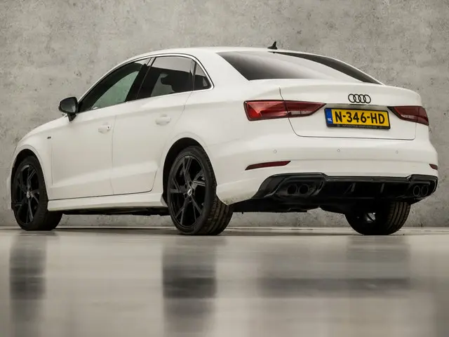 Audi A3 Limousine 35 TFSI S-Line Sport 2019 Benzine 3