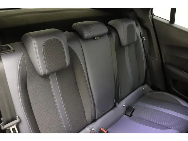 Peugeot 2008 1.2T 130pk Allure 2020 Benzine 15
