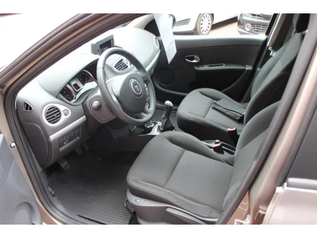 Renault Clio Estate 1.2 TCE Collection 2012 Benzine 8