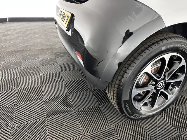 Smart Forfour 1.0 Pure Cool&Audio Pack 2017 Benzine 27