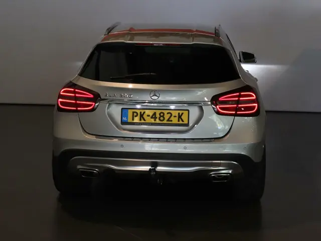 Mercedes-Benz GLA 200 Prestige 2016 Benzine 25