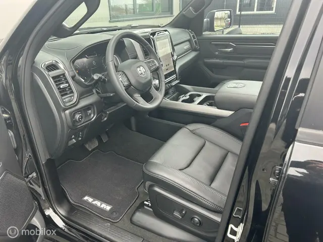 Dodge Ram 1500 4X4 5.7 V8 4x4 Crew Cab Sport 2024 LPG/Gas 13
