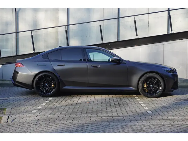 BMW M5 Sedan 2026 Hybride Benzine 4