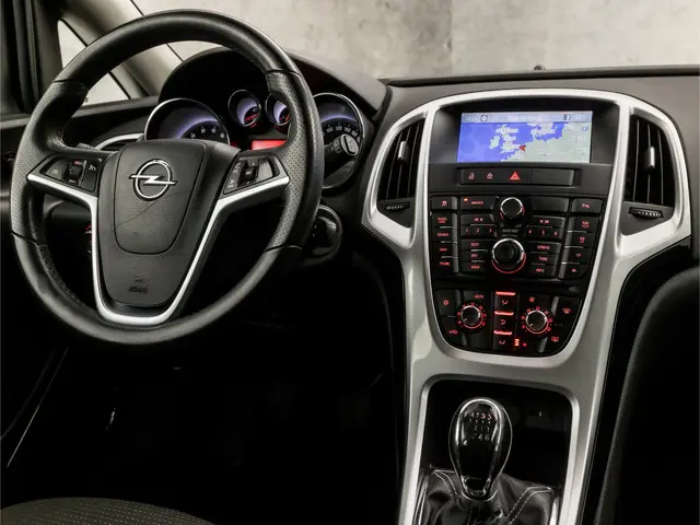 Opel Astra 1.4 Turbo Sport 2012 Benzine 7