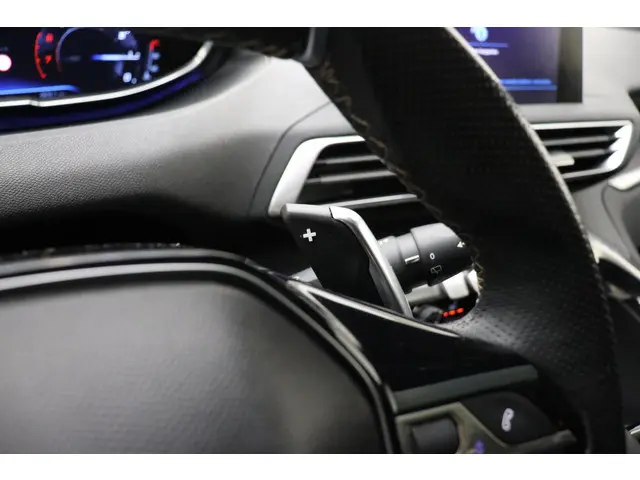 Peugeot 3008 1.6 e-THP GT Line 2018 Benzine 34