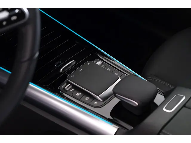 Mercedes-Benz EQA 250 Business 67 kWh 2022 Elektrisch 20