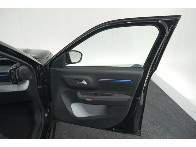 Citroën C3 1.2 Turbo 100pk Plus 2025 Benzine 54