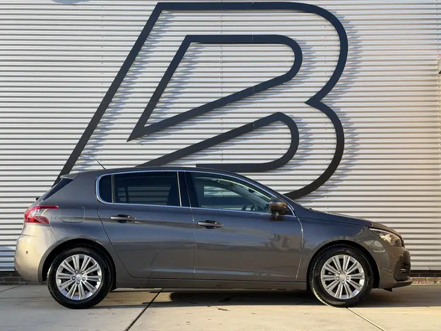 Peugeot 308 1.2 PureTech Allure 2019 Benzine 4