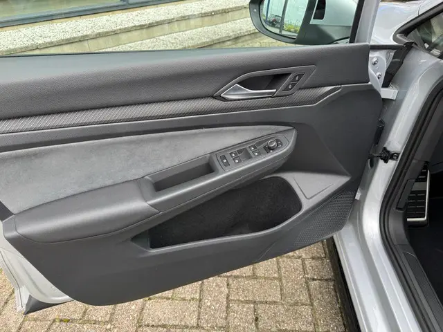 Volkswagen Golf 1.5 eTSI R-Line 2022 Benzine 12