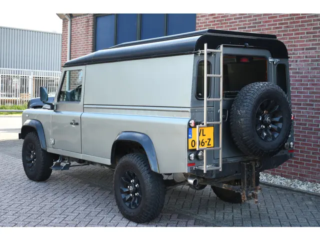 Land Rover Defender 110 2.2 TD4 Hard Top 2015 Diesel 49