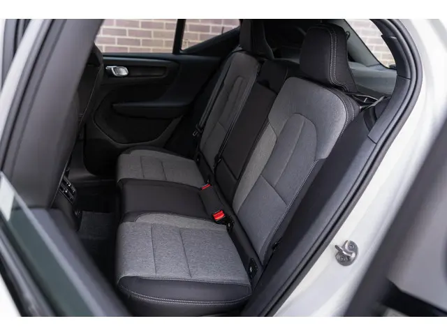 Volvo XC40 Plug-in Hybrid T5 Core 2023 Hybride Benzine 19