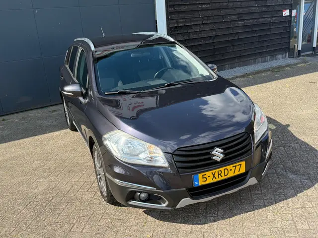 Suzuki S-Cross SX4 1.6 Exclusive 2014 Benzine 3