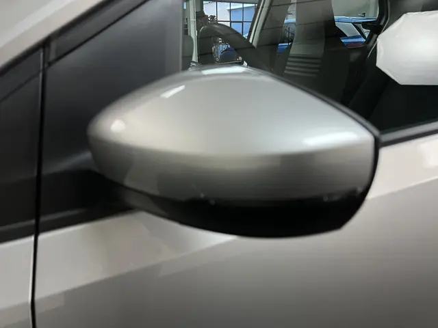 Volkswagen up! 1.0 BMT move up! 2019 Benzine 36