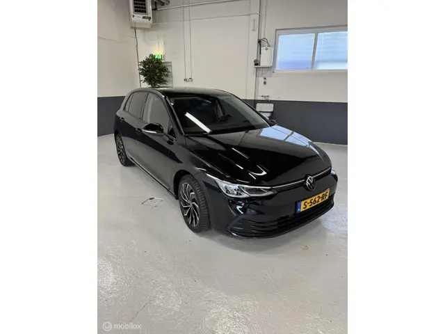 Volkswagen Golf 1.0 eTSI Life Business 2023 Benzine 4