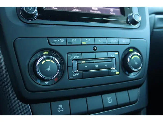 Škoda Yeti OUTDOOR 1.4 TSI AUT. ADVENTURE 2015 Benzine 27