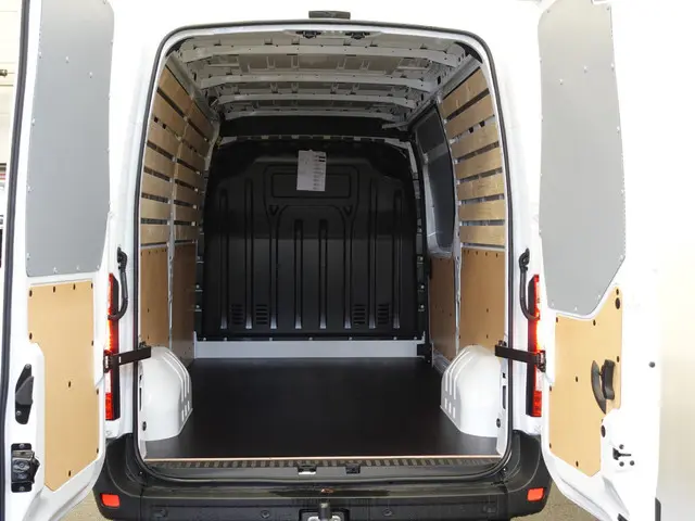 Renault Master T33 2.3 dCi 135 L2H2 2024 Diesel 3