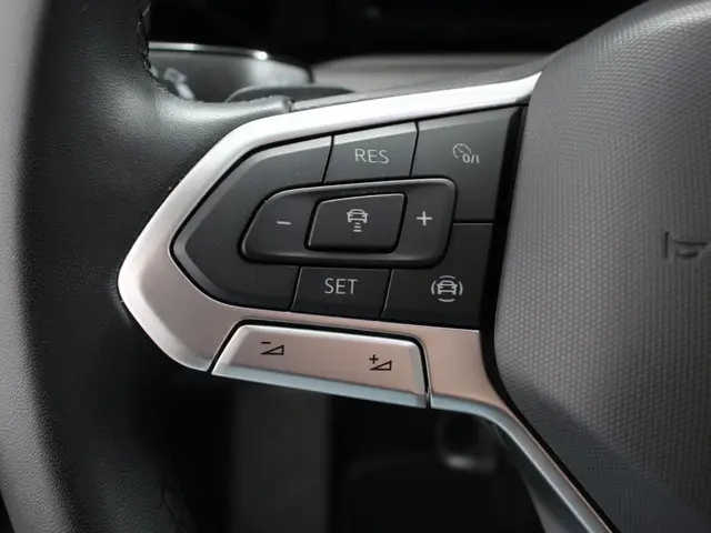 Volkswagen Golf 1.0 eTSI Life Business 2023 Benzine 14