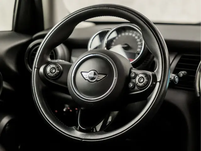 MINI Cooper Mini 1.5 Sport 2015 Benzine 17
