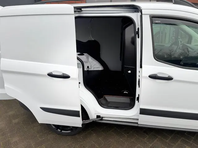 Ford Transit Courier 1.0 Trend EcoBoost S&S 2022 Benzine 9