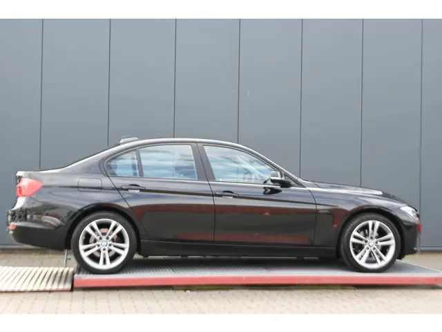 BMW 3 Serie 2
