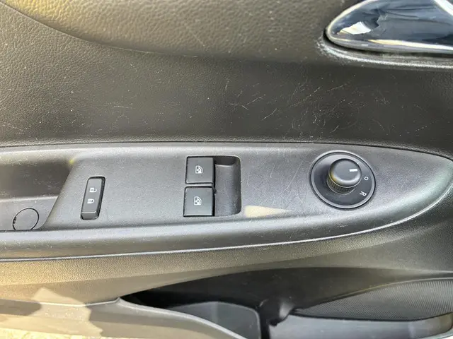 Opel KARL 1.0 Rocks Online Edition 2018 Benzine 25