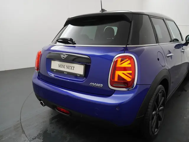 MINI 5-Deurs Cooper 2020 Benzine 28