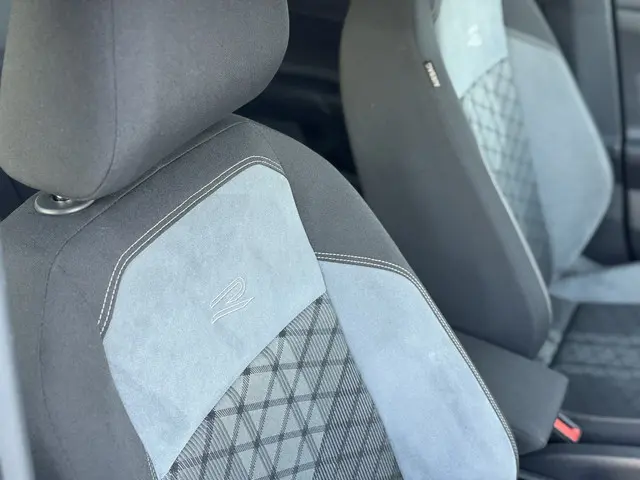 Volkswagen Polo 1.0 TSI R-Line Business 2023 Benzine 25