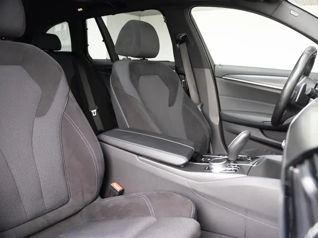 BMW 5 Serie Touring 530e xDrive 2021 Hybride Benzine 8