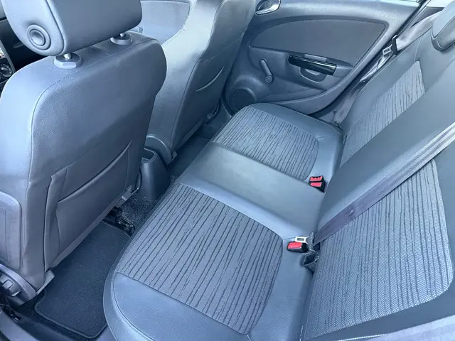 Opel Corsa 1.2-16V Berlin 2014 Benzine 14