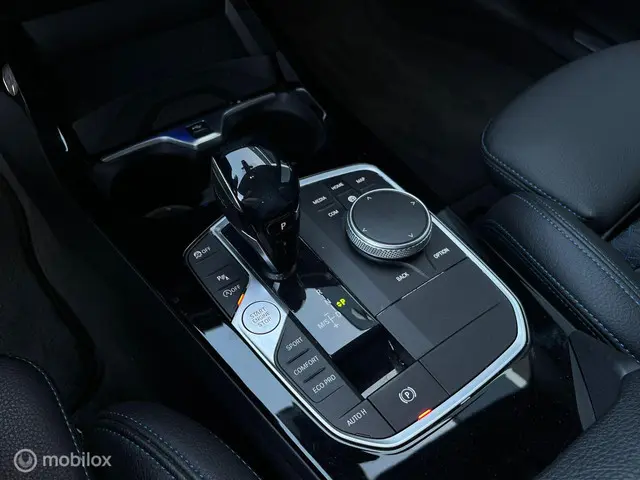 BMW 1 Serie 118i M Pack Sport NAV LED LEER 2021 Benzine 16