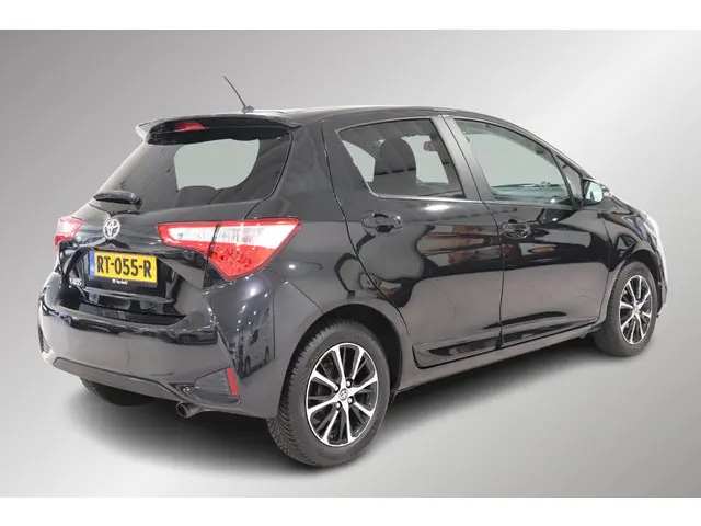 Toyota Yaris 2