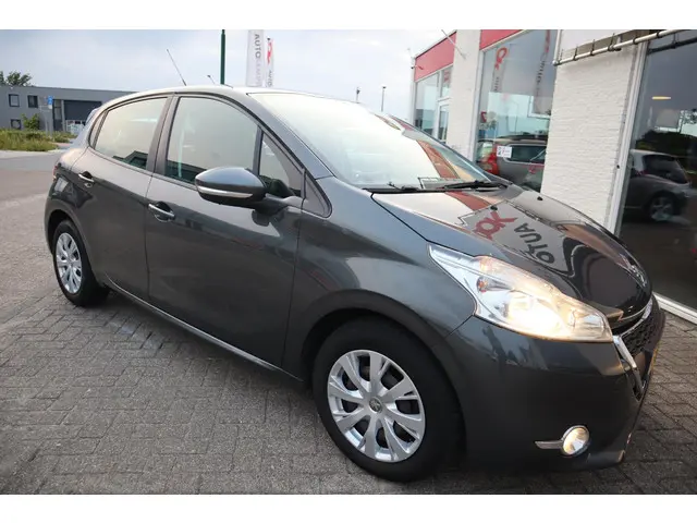 Peugeot 208 1.0 VTi Blue Lease 2013 Benzine 23